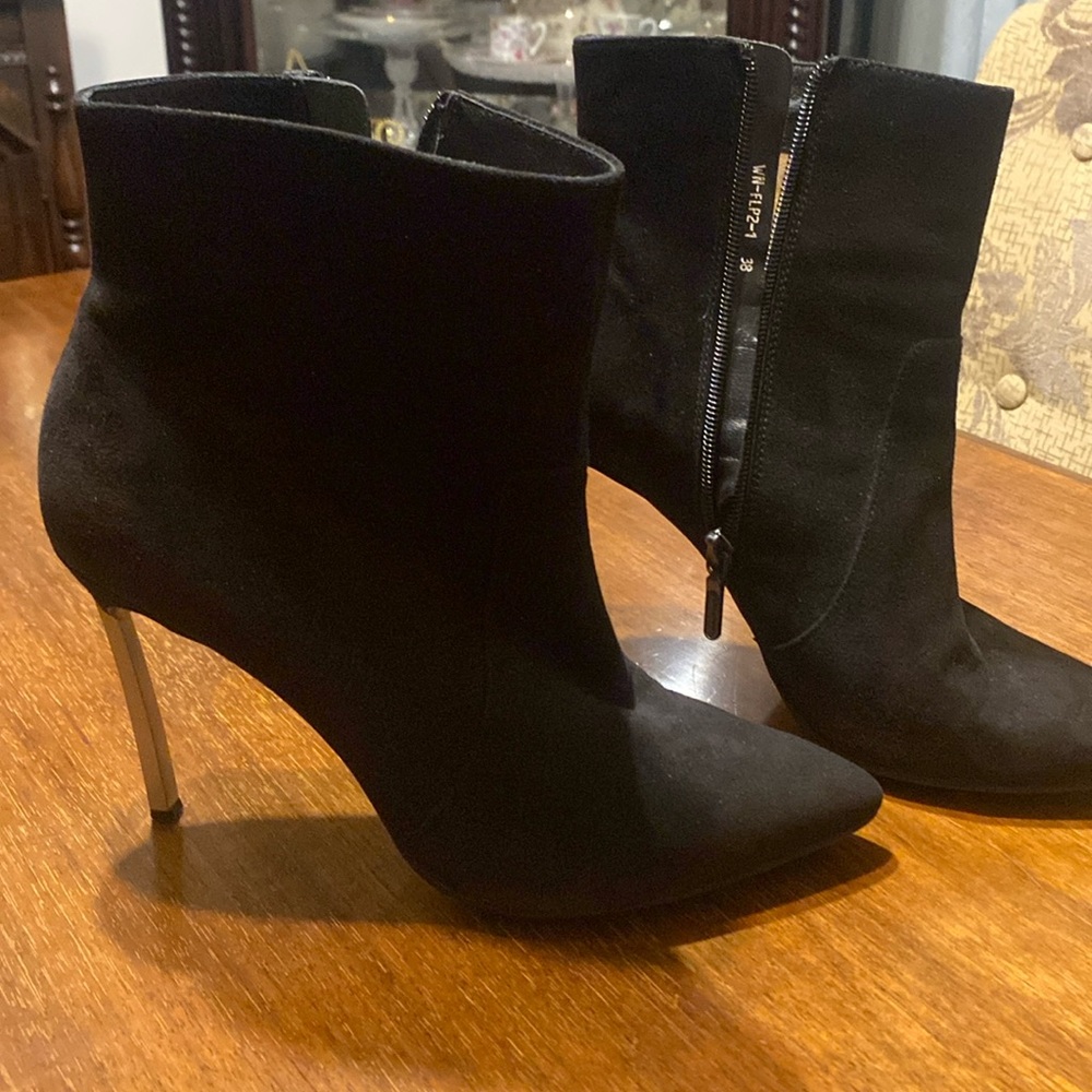 Carlo pazulini ankle boots. Black suede size 8